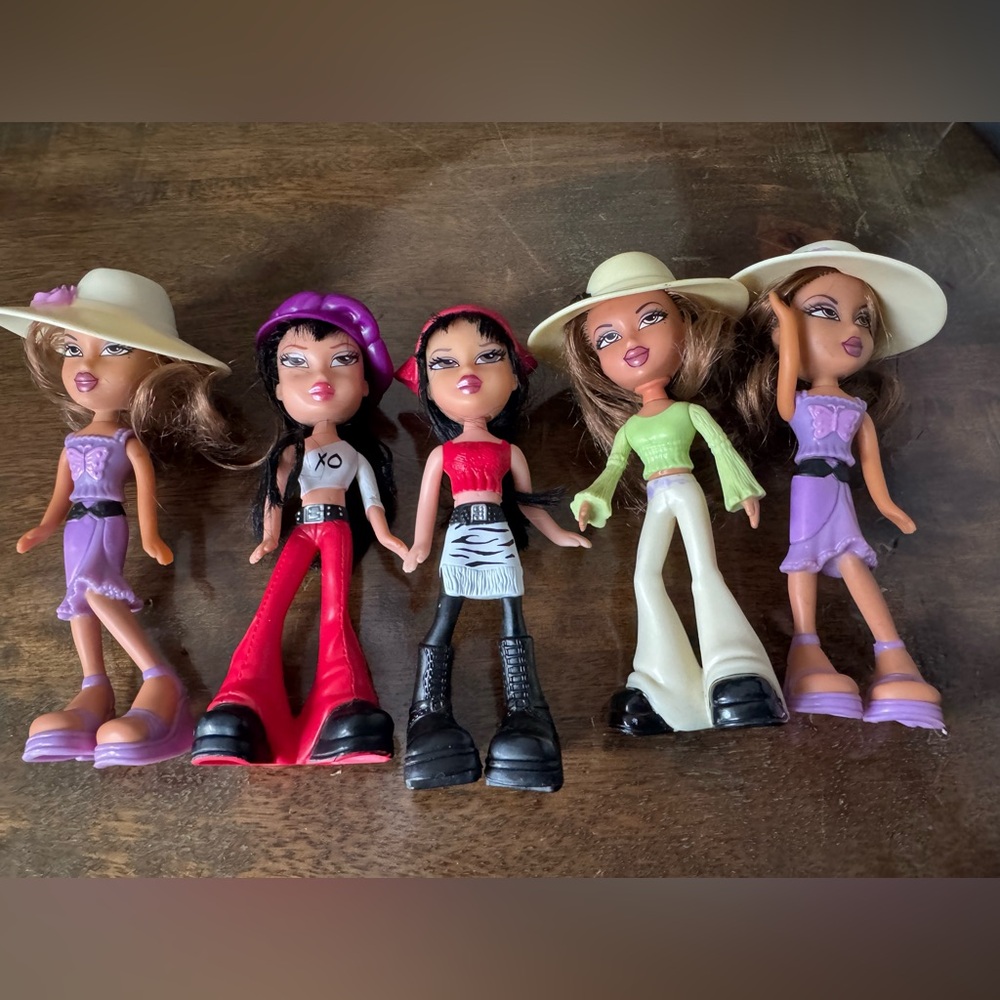 Bratz Mini Dolls McDonalds 2003 lot of 5 2003